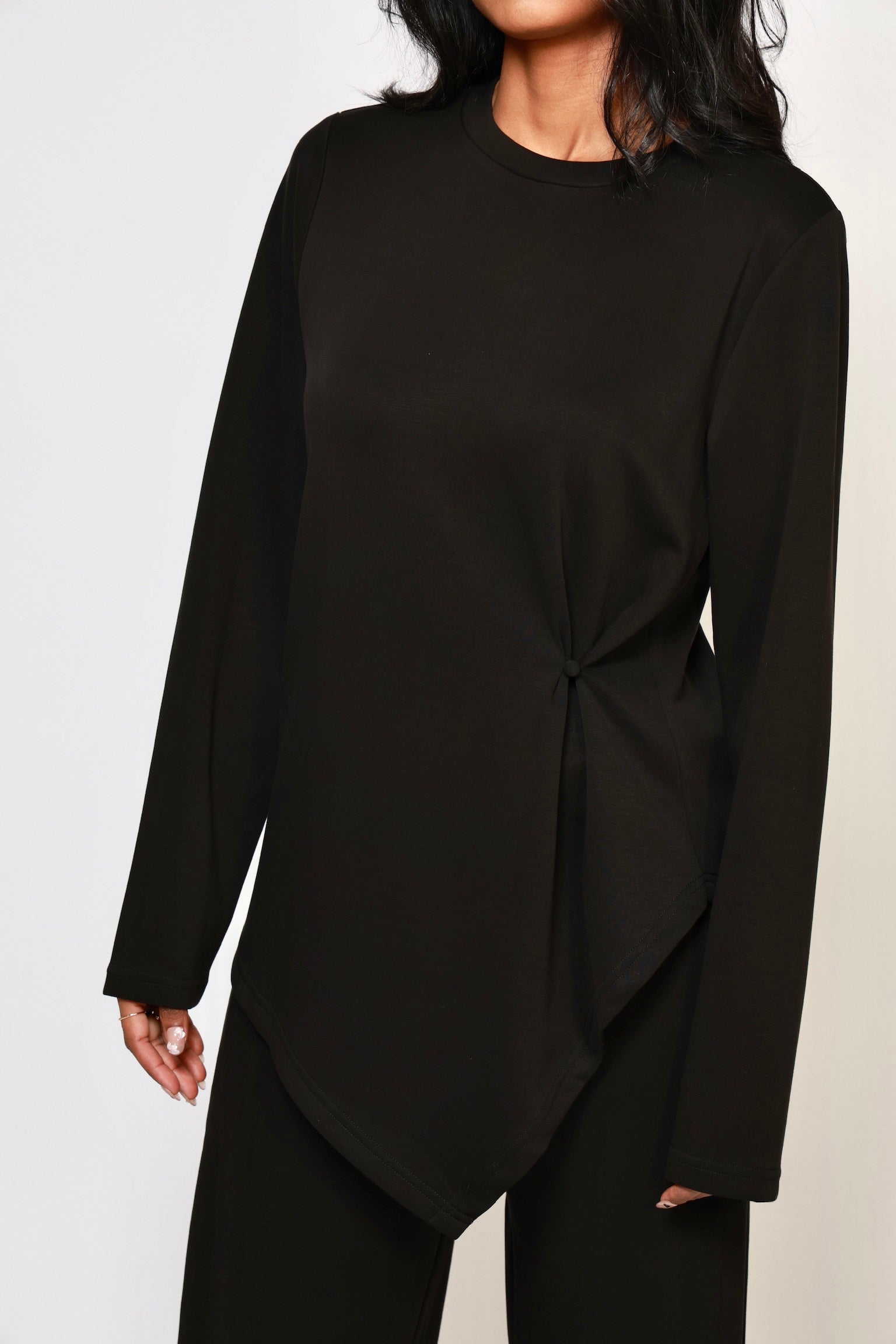 Mara Asymmetrical Top Black (PREORDER)